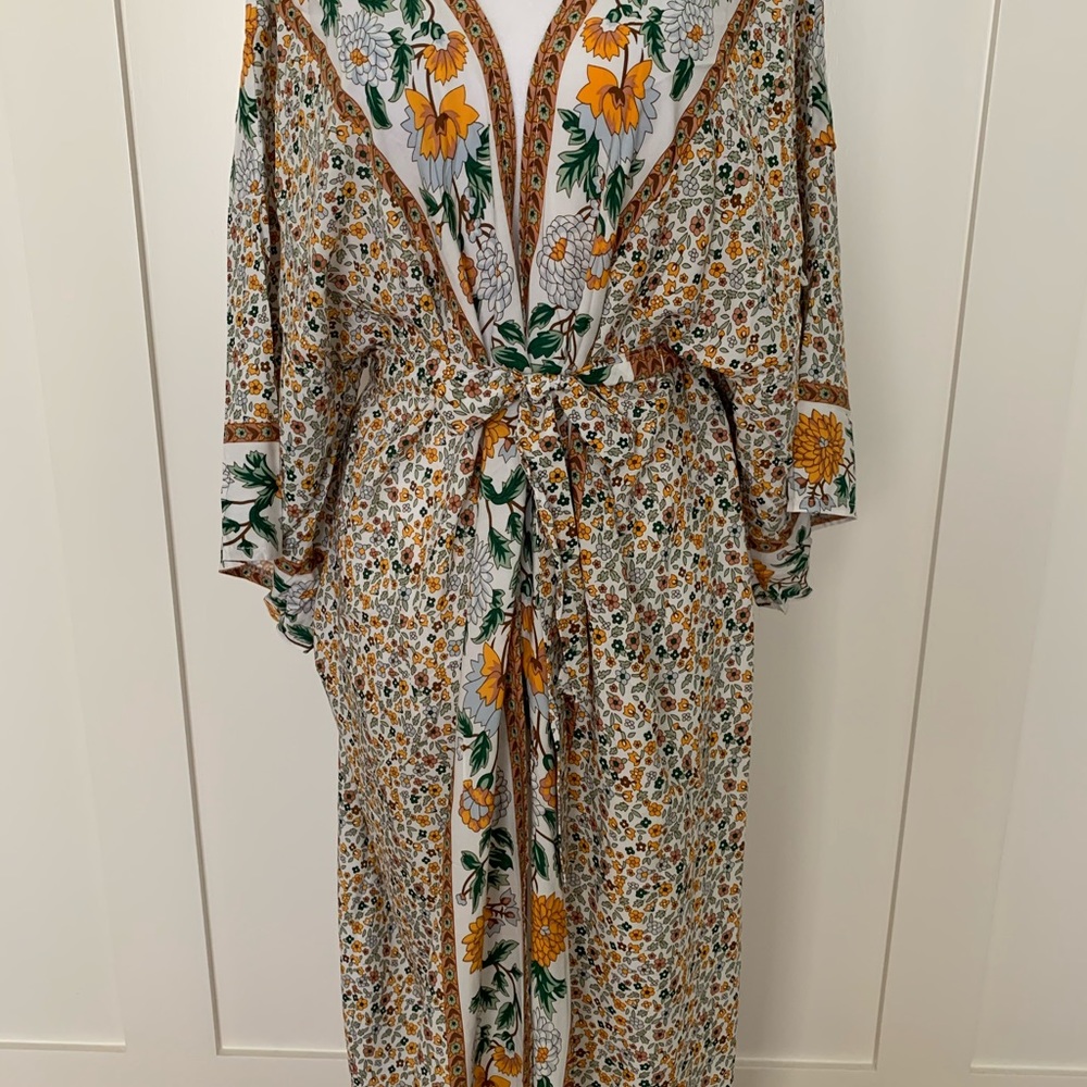LAST ONE 💋FLORAL BOHO STYLE KIMONO - Picture 4 of 8